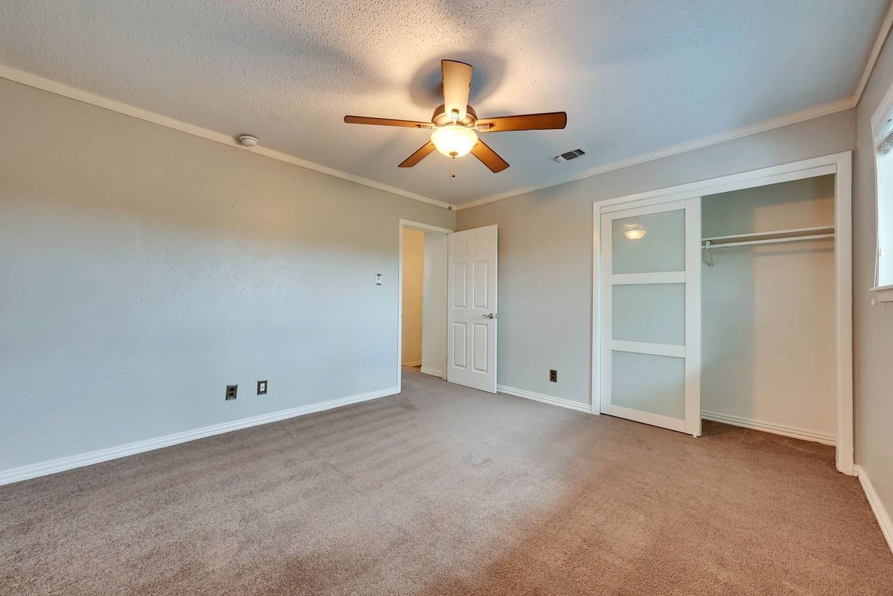 2122 Hancock Dr #120 - Photo 4 of 45