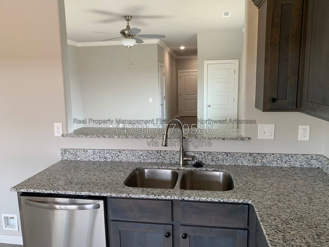 403 Red Robin St - Photo 6 of 12