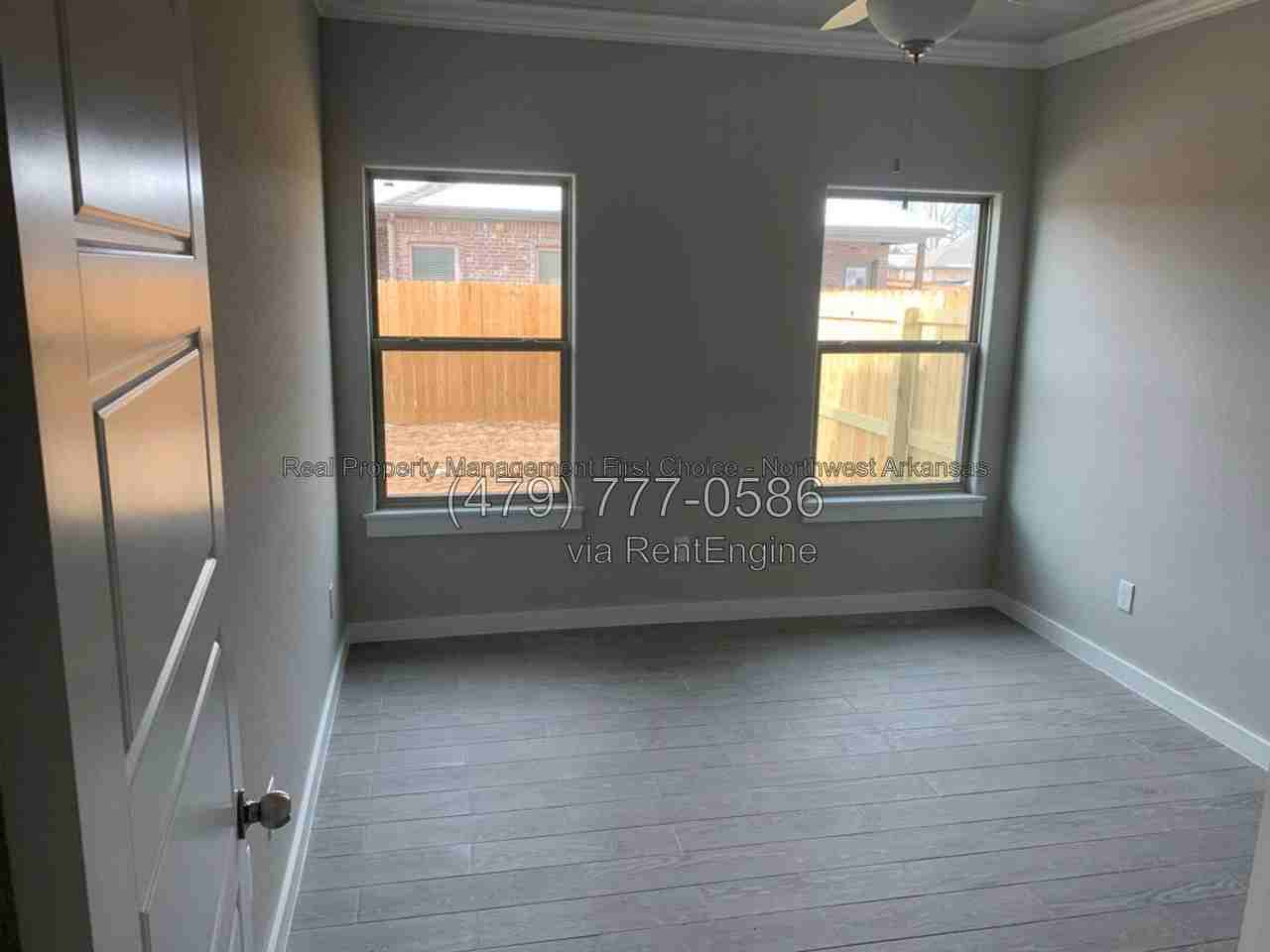 403 Red Robin St - Photo 7 of 12