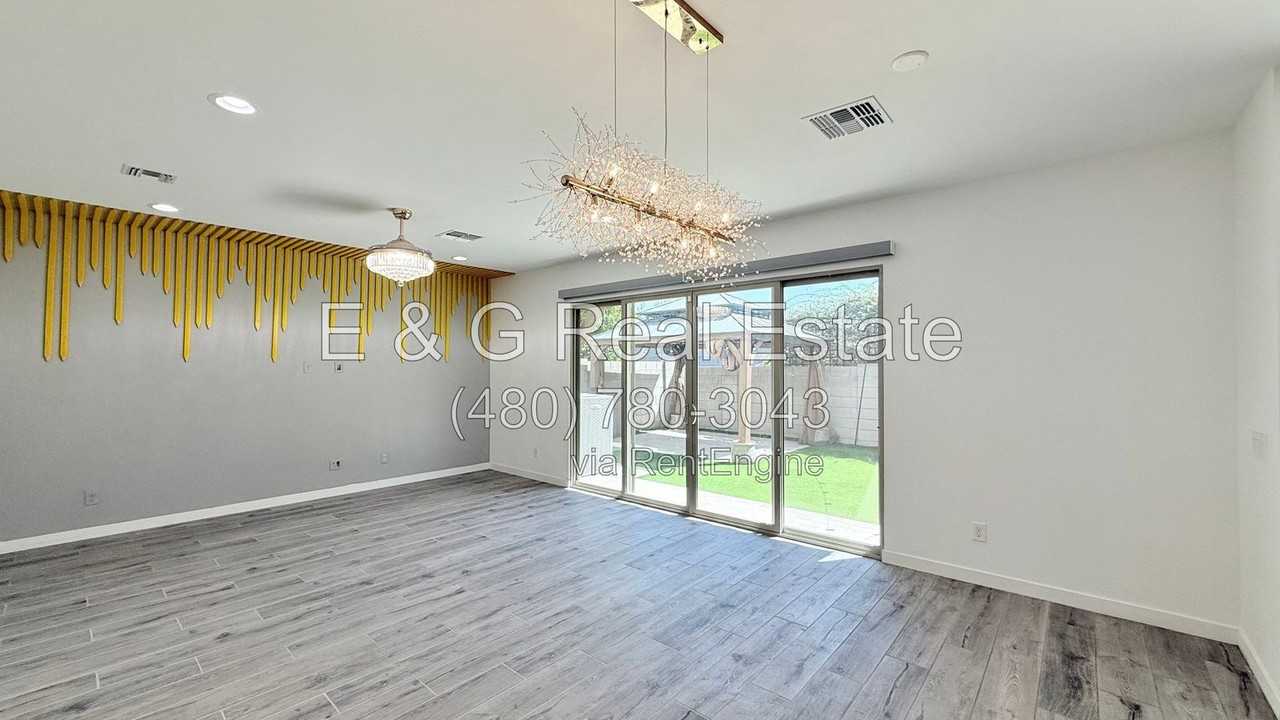 1419 E Town And Country Ln - Photo 3 of 42