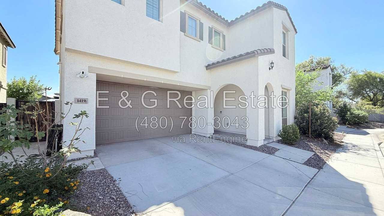 1419 E Town And Country Ln - Photo 4 of 42