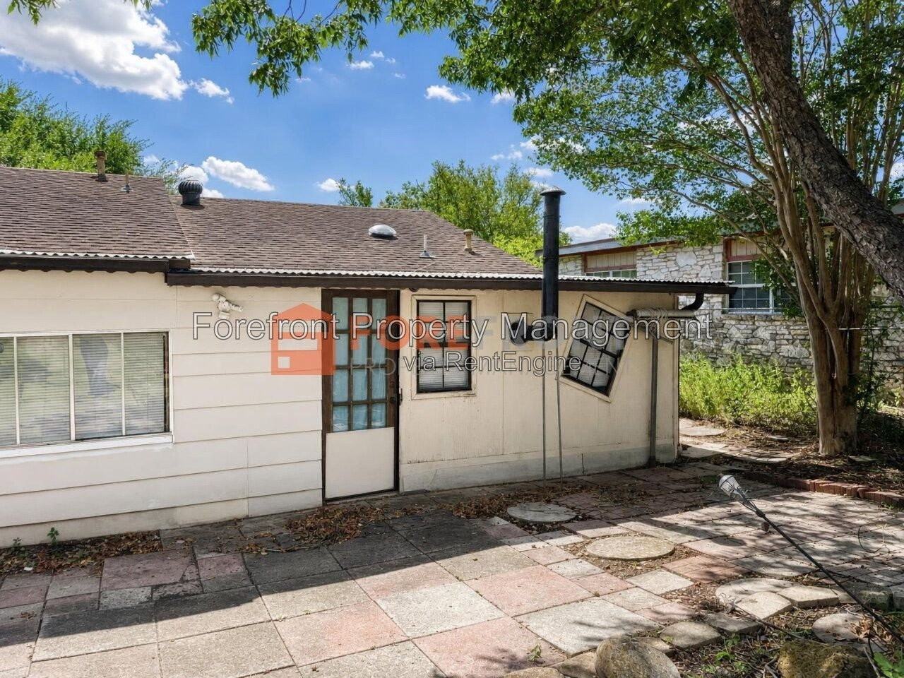 7845 Village Oak Dr - Photo 4 of 50