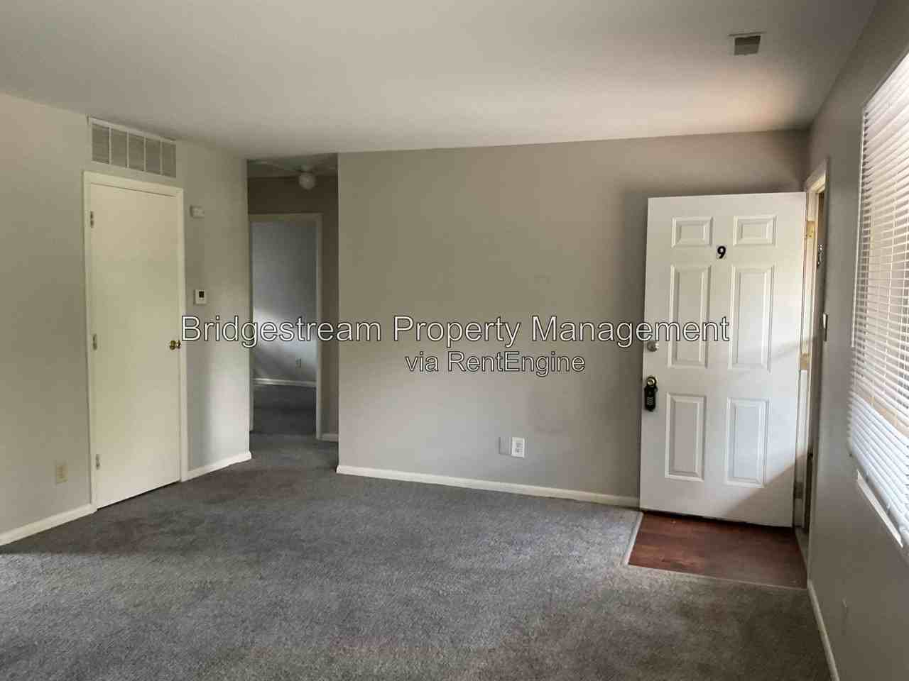 7837 N Main St #9 - Photo 3 of 18