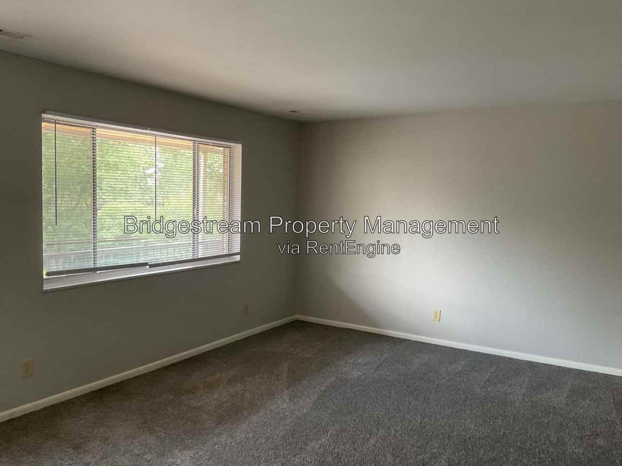 7837 N Main St #9 - Photo 5 of 18