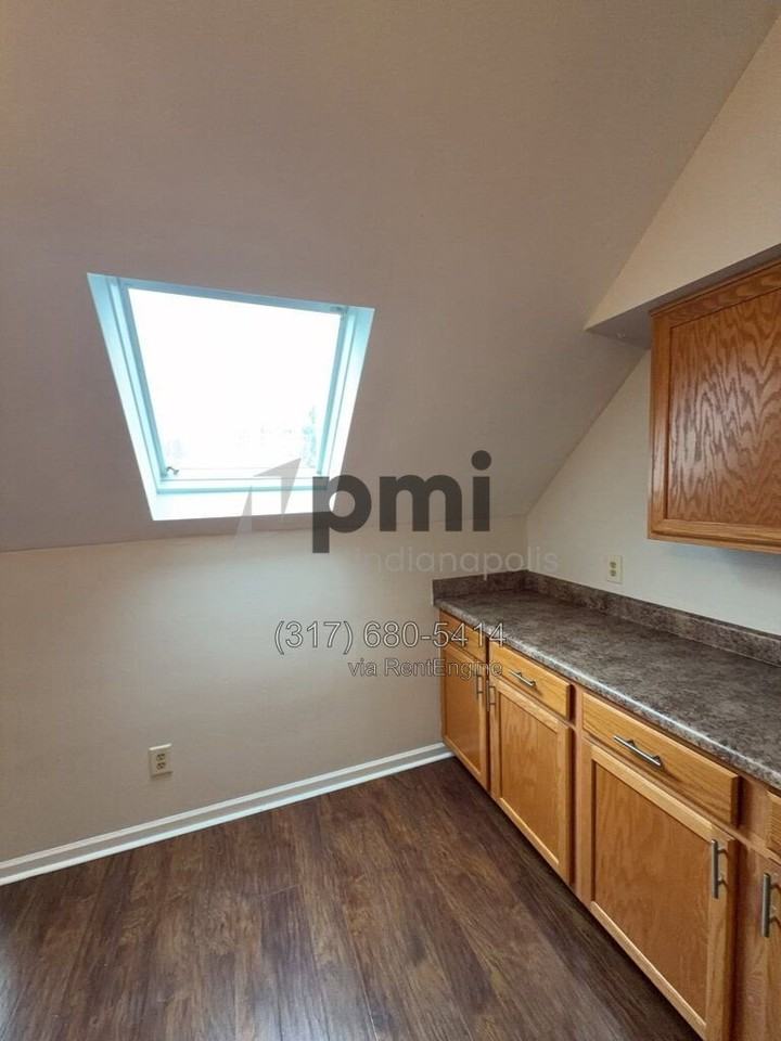 241 E 9th St #09 - Photo 6 of 29