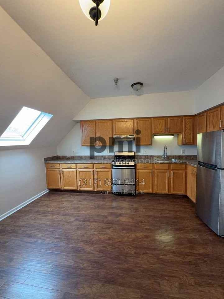 241 E 9th St #09 - Photo 7 of 29