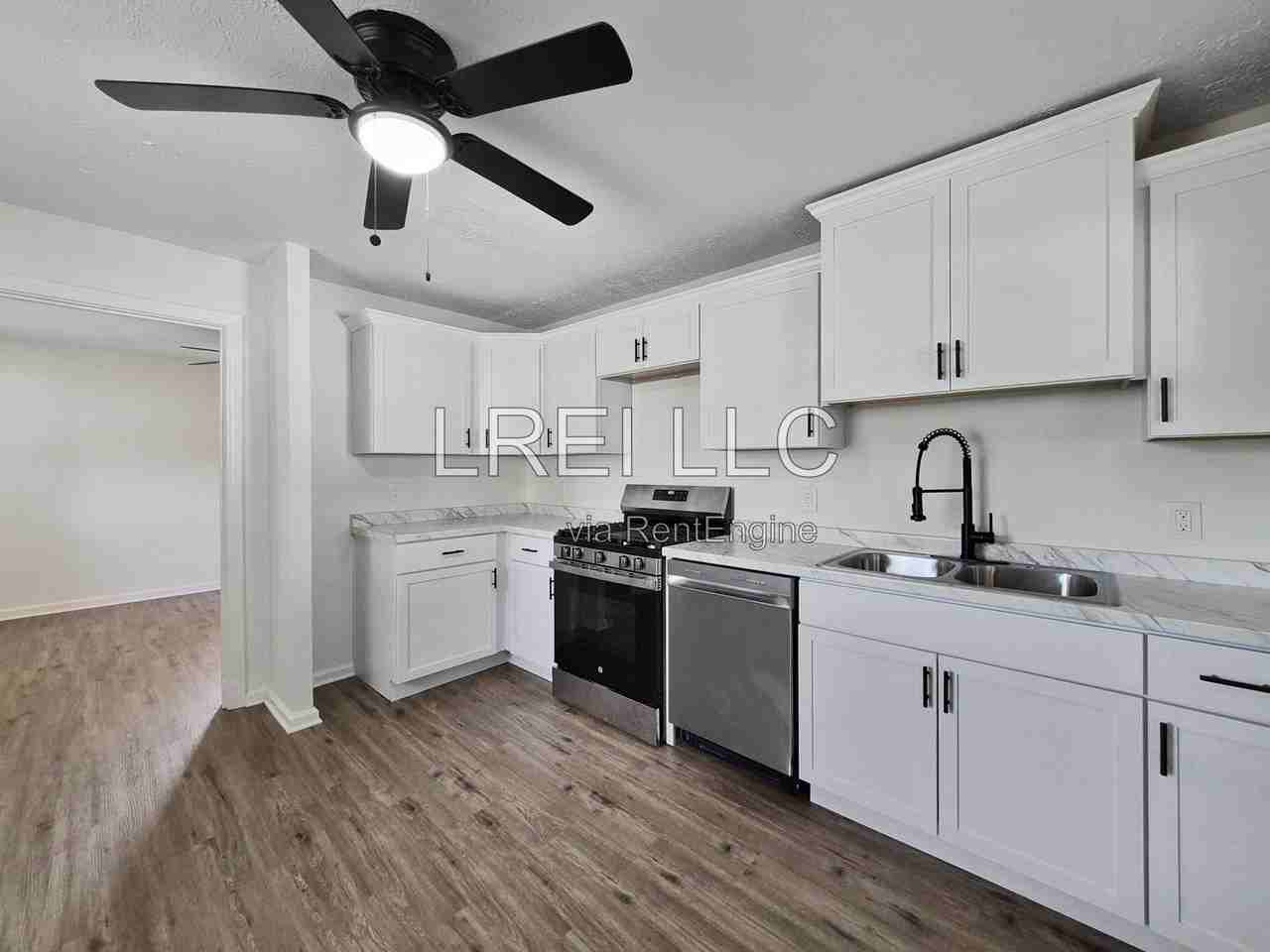 1625 Clara Ave - Photo 2 of 12