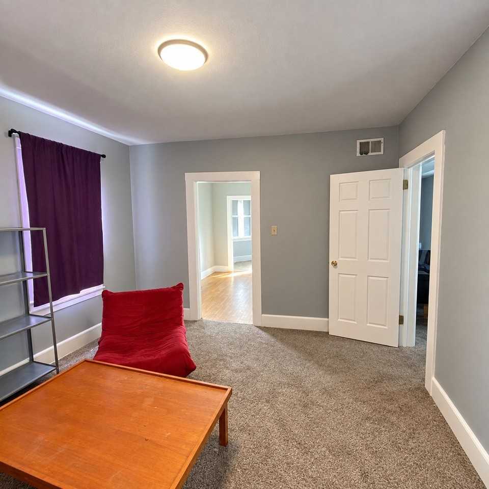 2461 N Gordon Pl - Photo 4 of 19