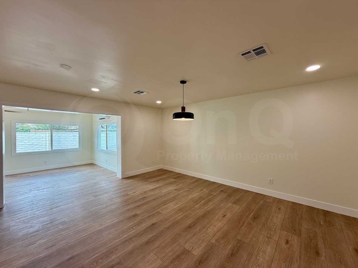 1717 E Campus Dr - Photo 4 of 24