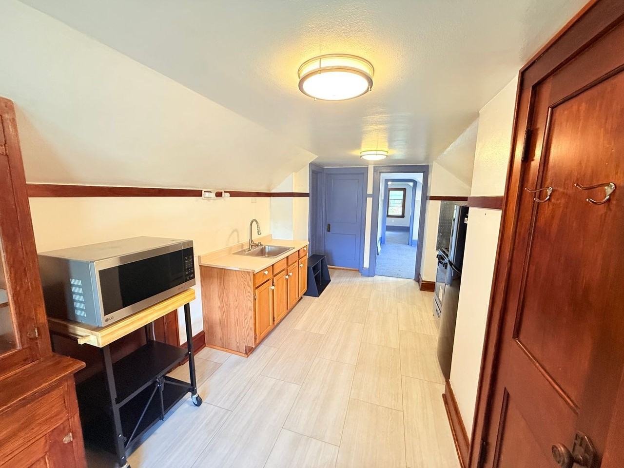 8208 W Lincoln Ave - Photo 3 of 12