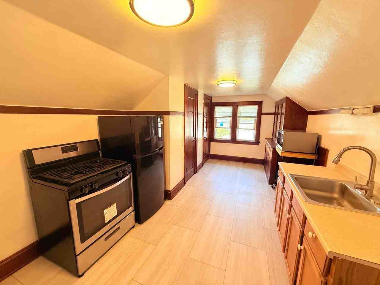 8208 W Lincoln Ave - Photo 2 of 12