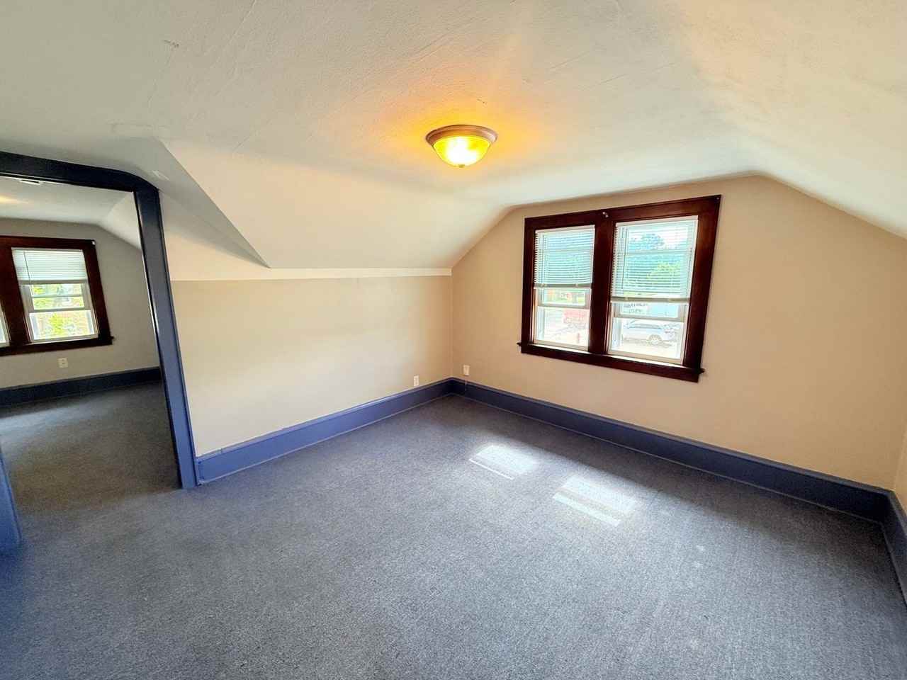 8208 W Lincoln Ave - Photo 4 of 12