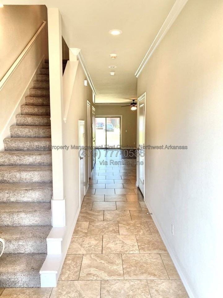 2729 W Shasta Rd - Photo 5 of 12