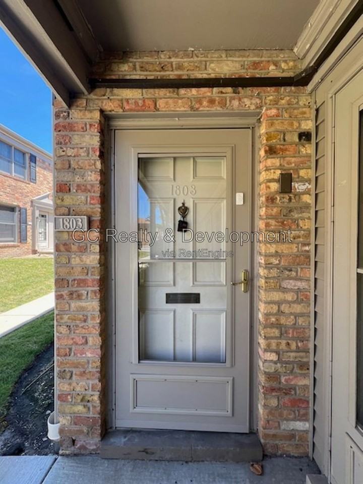 1803 Bristol Walk - Photo 2 of 21