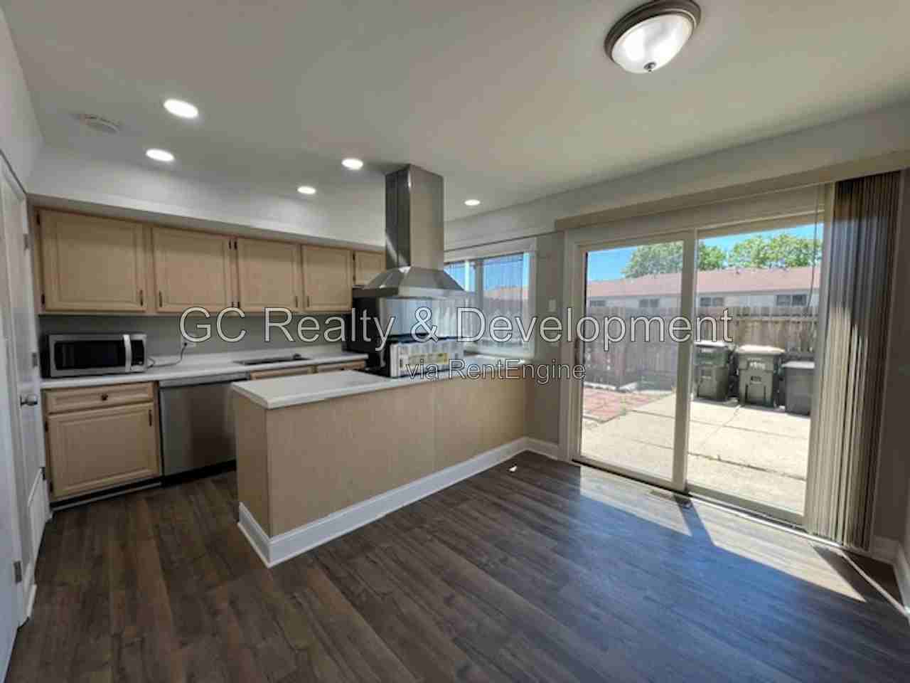 1803 Bristol Walk - Photo 4 of 21