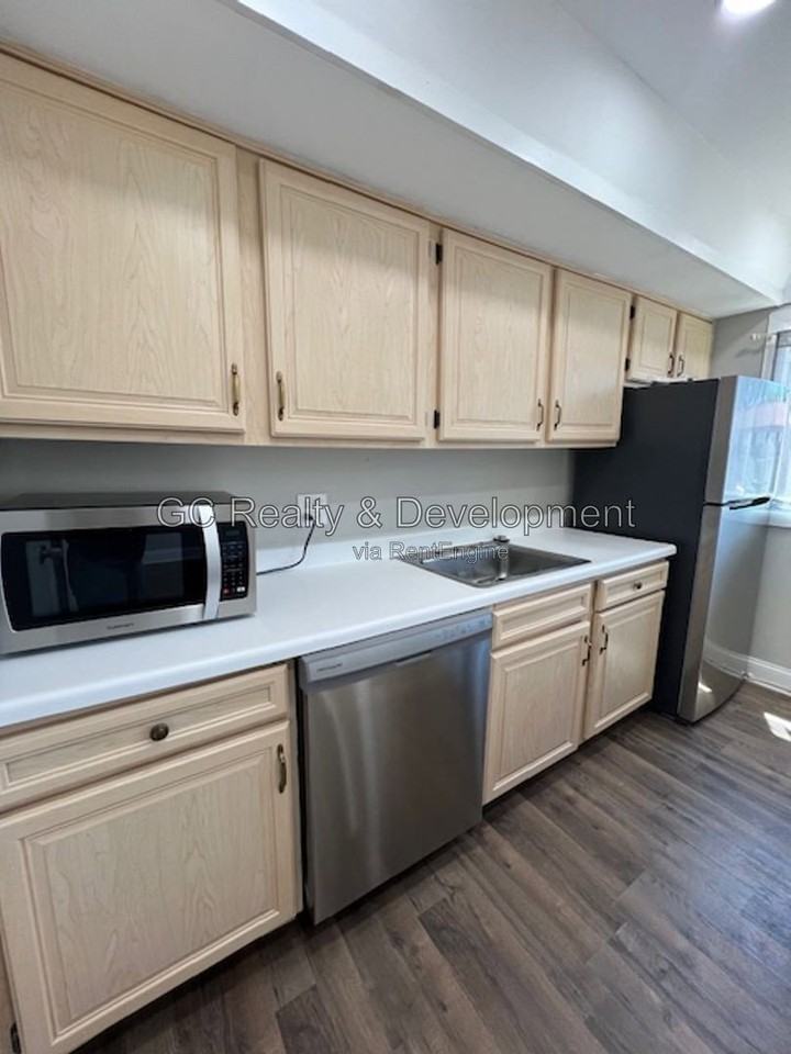 1803 Bristol Walk - Photo 5 of 21