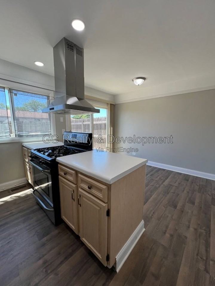 1803 Bristol Walk - Photo 6 of 21