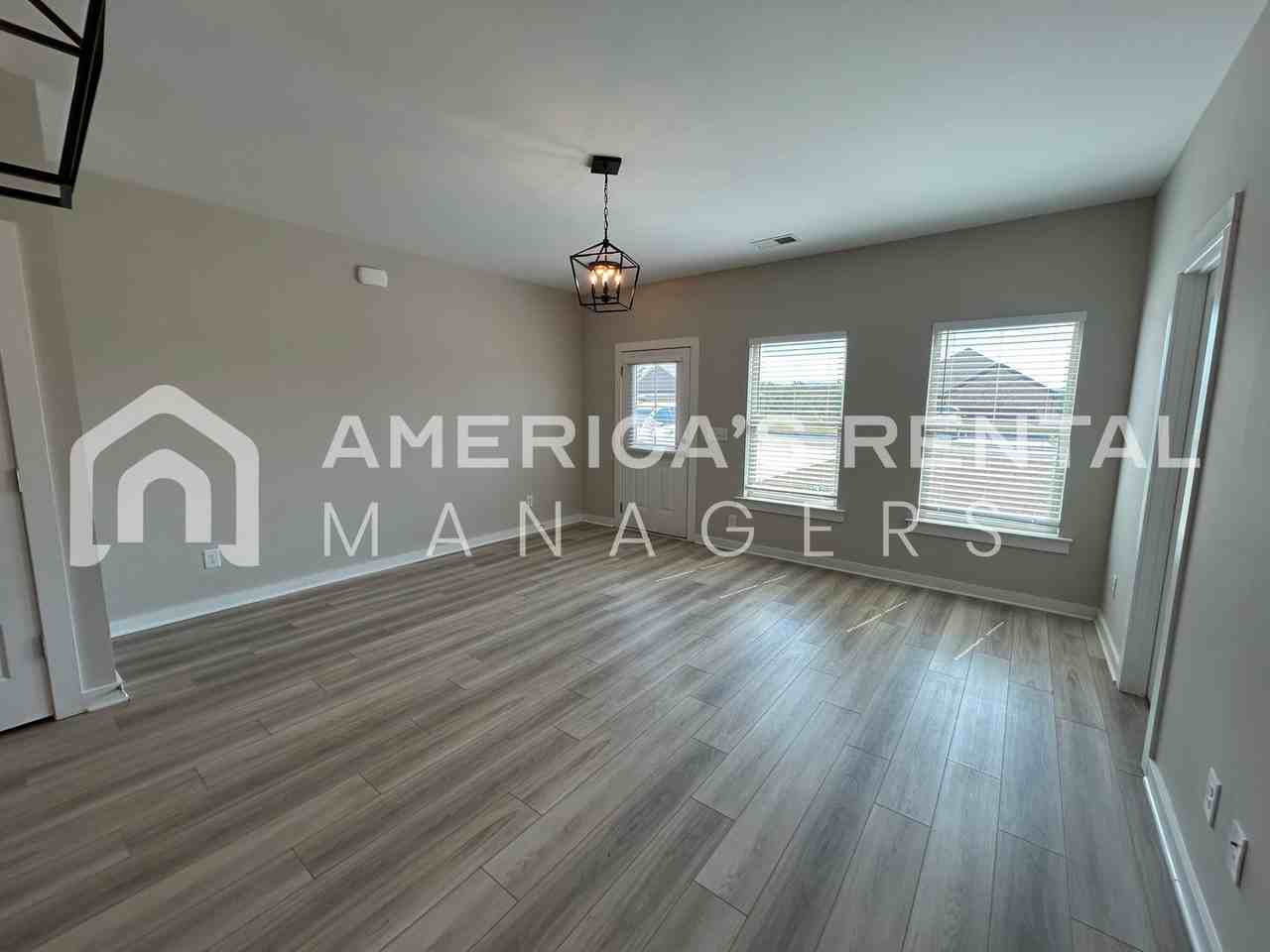 689 Andrew Dr - Photo 7 of 43
