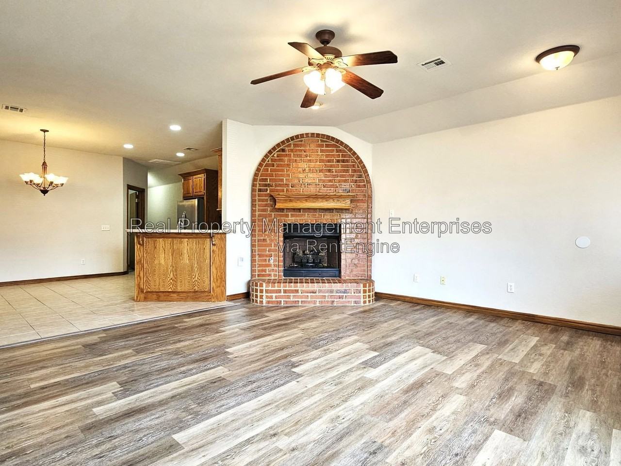 4709 Castle Bay Cv - Photo 2 of 18