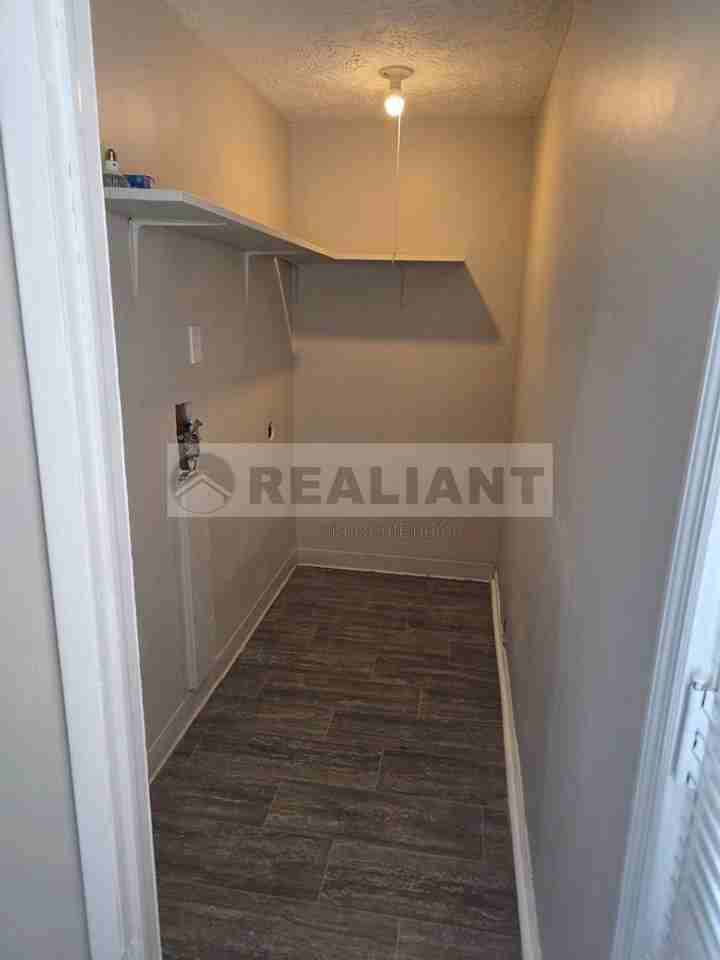 364 E Tiverton Way - Photo 4 of 13