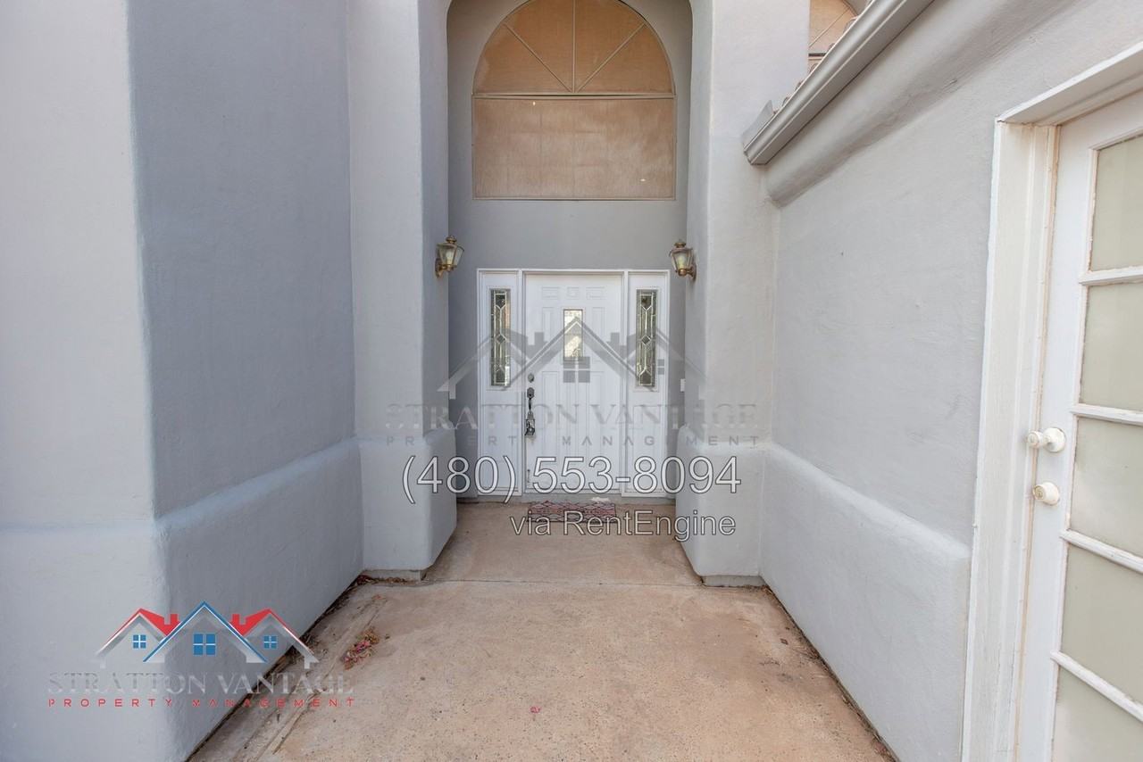 16806 S 37th Way - Photo 5 of 50