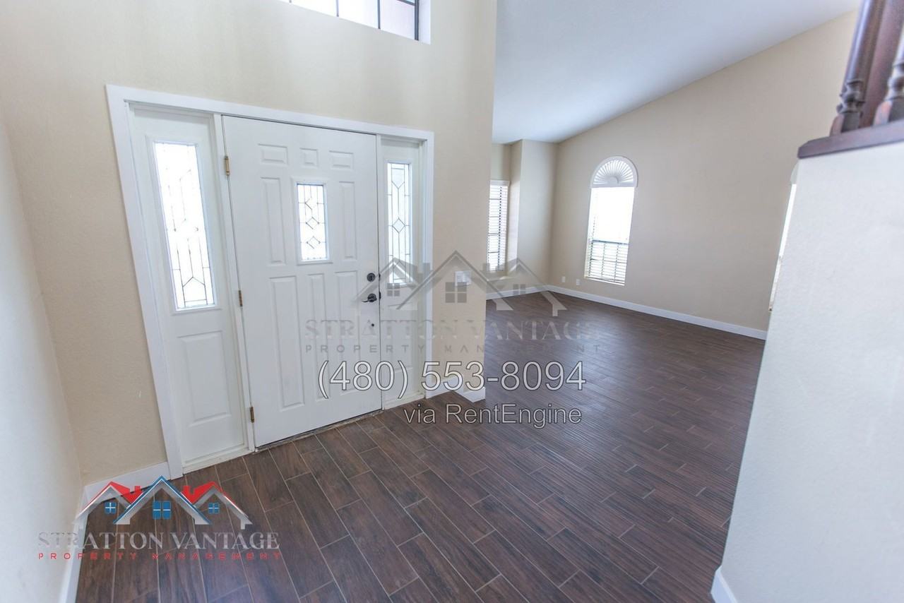 16806 S 37th Way - Photo 6 of 50