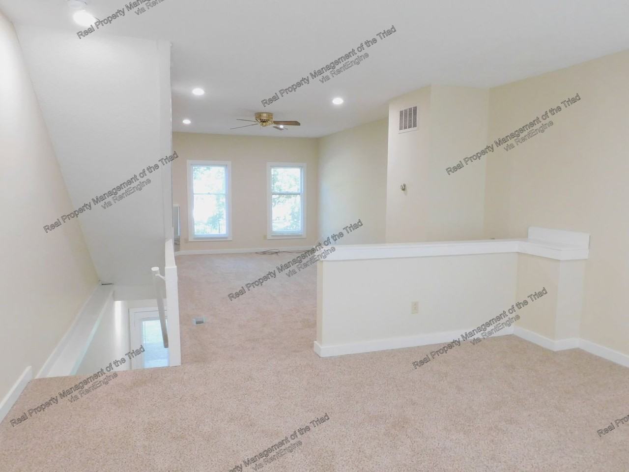 1447 King Charles Dr - Photo 5 of 17