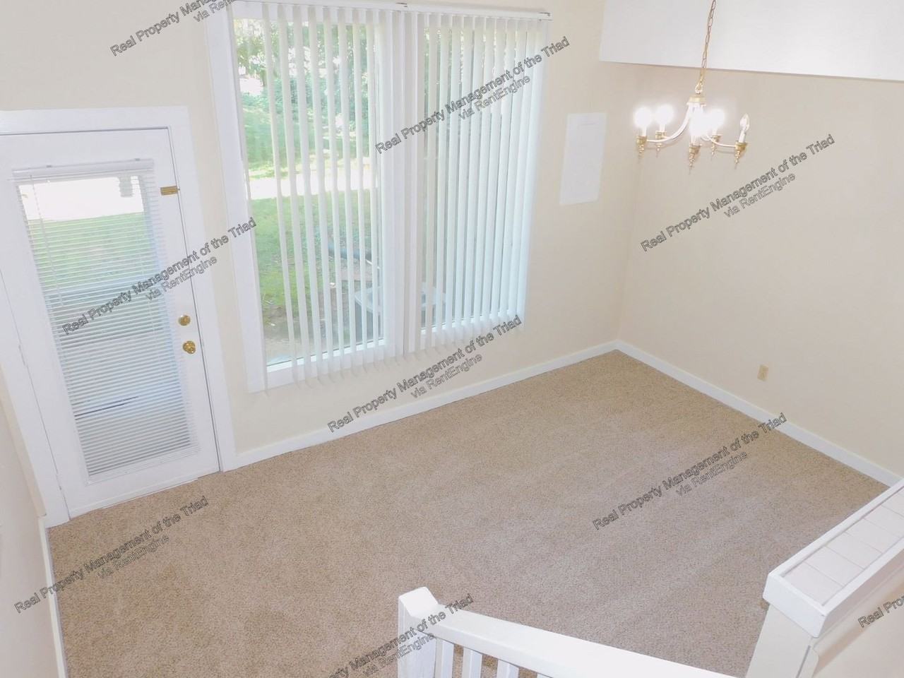 1447 King Charles Dr - Photo 6 of 17