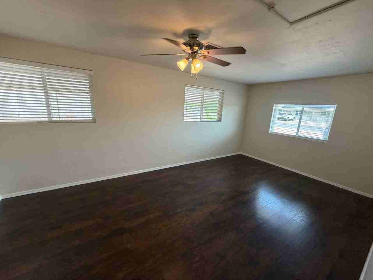 11401 W Duluth Ave - Photo 6 of 23
