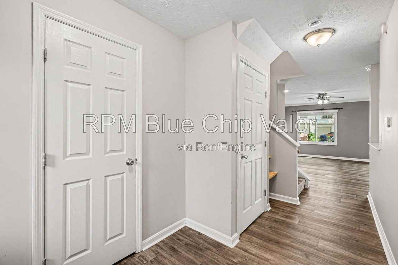 5290 Bay Pointe Dr - Photo 2 of 26