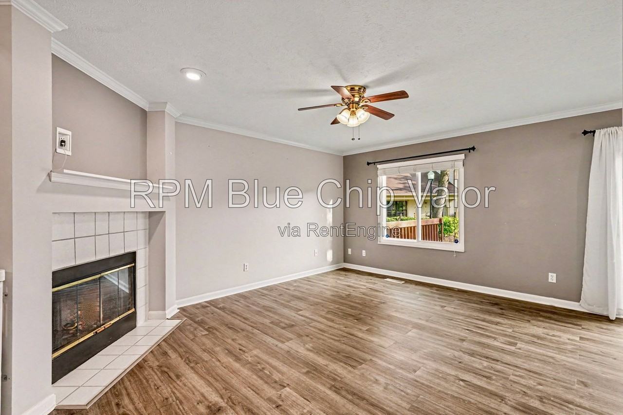 5290 Bay Pointe Dr - Photo 7 of 26