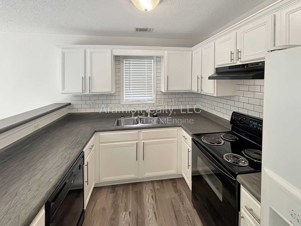 3755 Pine Village Pl - Photo 6 of 16