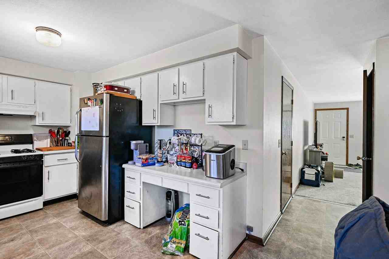 440 Wadleigh St - Photo 6 of 25