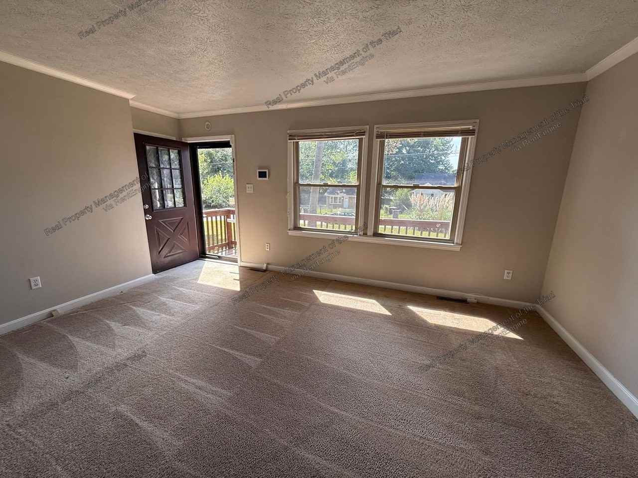 4112 Elmyra Dr - Photo 2 of 16