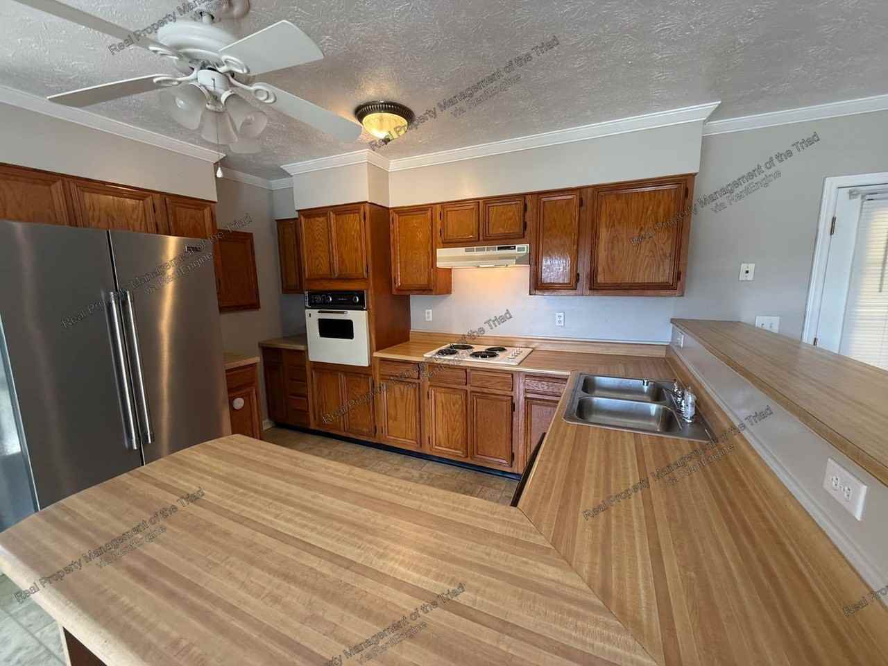 4112 Elmyra Dr - Photo 3 of 16