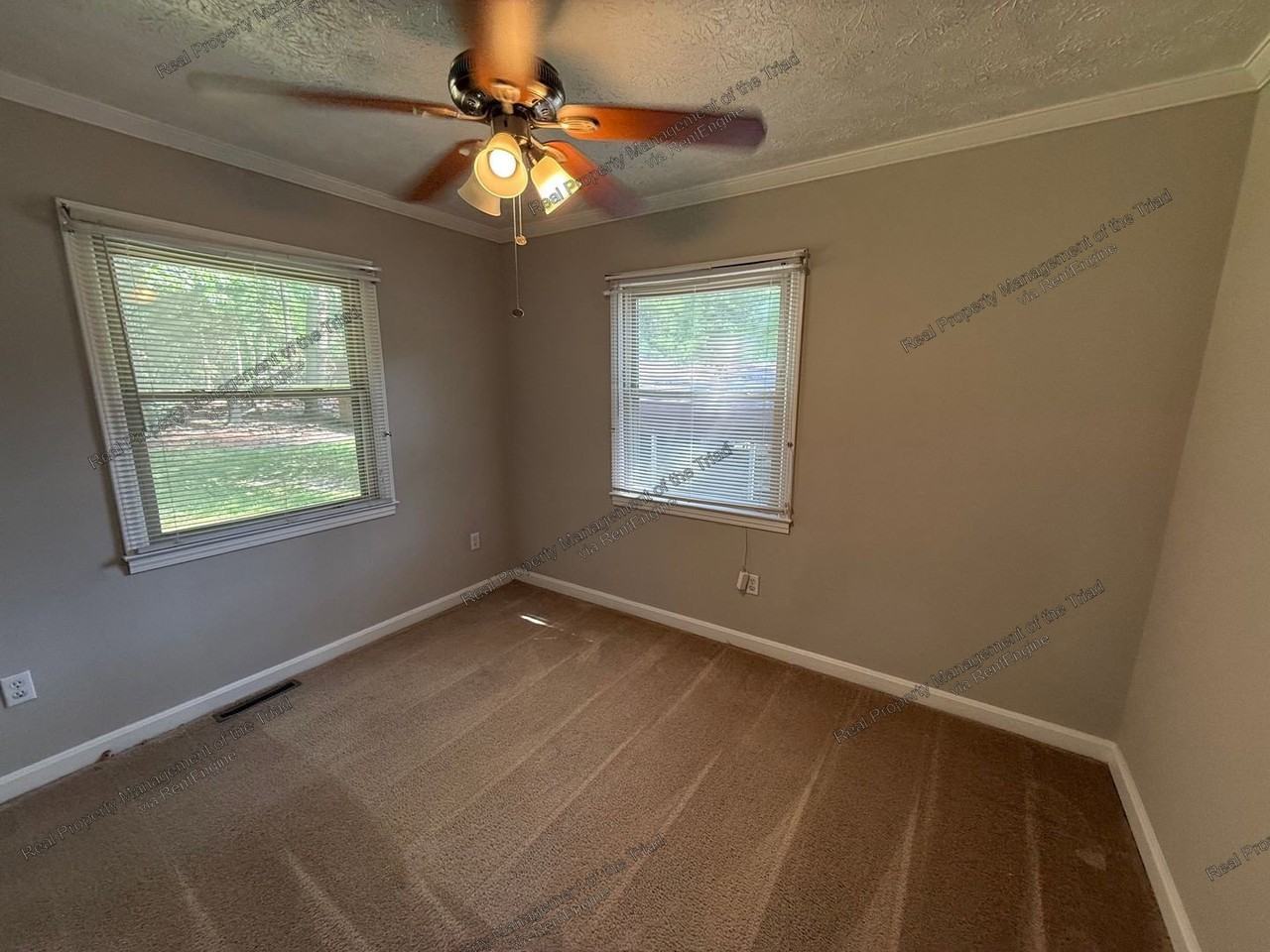 4112 Elmyra Dr - Photo 7 of 16