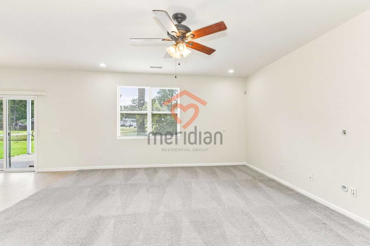 102 Surlington Dr - Photo 5 of 25