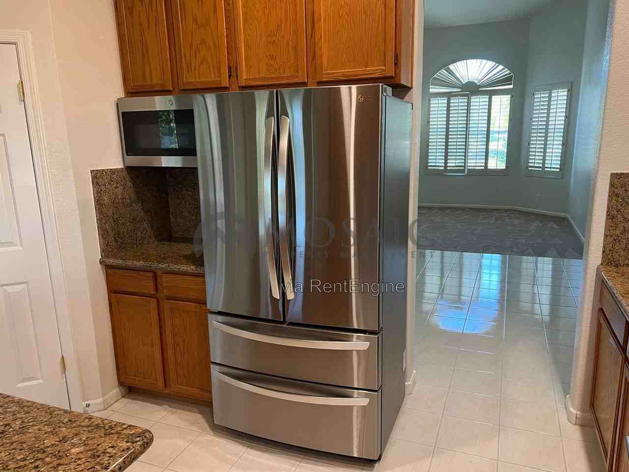 5561 W Park Ave - Photo 7 of 31