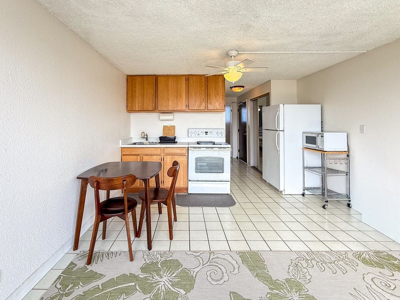 2211 Ala Wai Blvd #2805 - Photo 3 of 18