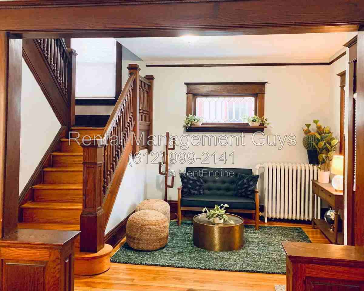 2110 Marshall Ave - Photo 3 of 32