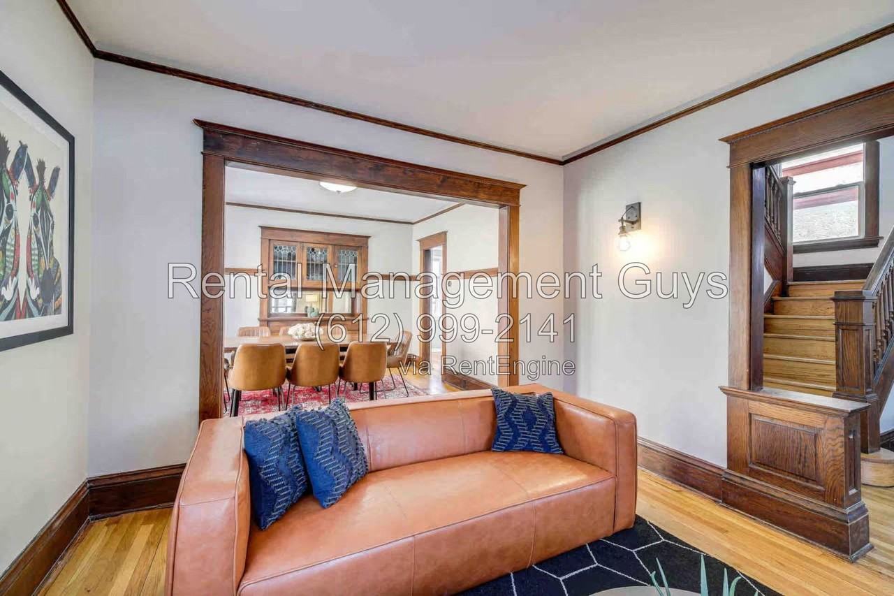 2110 Marshall Ave - Photo 4 of 32