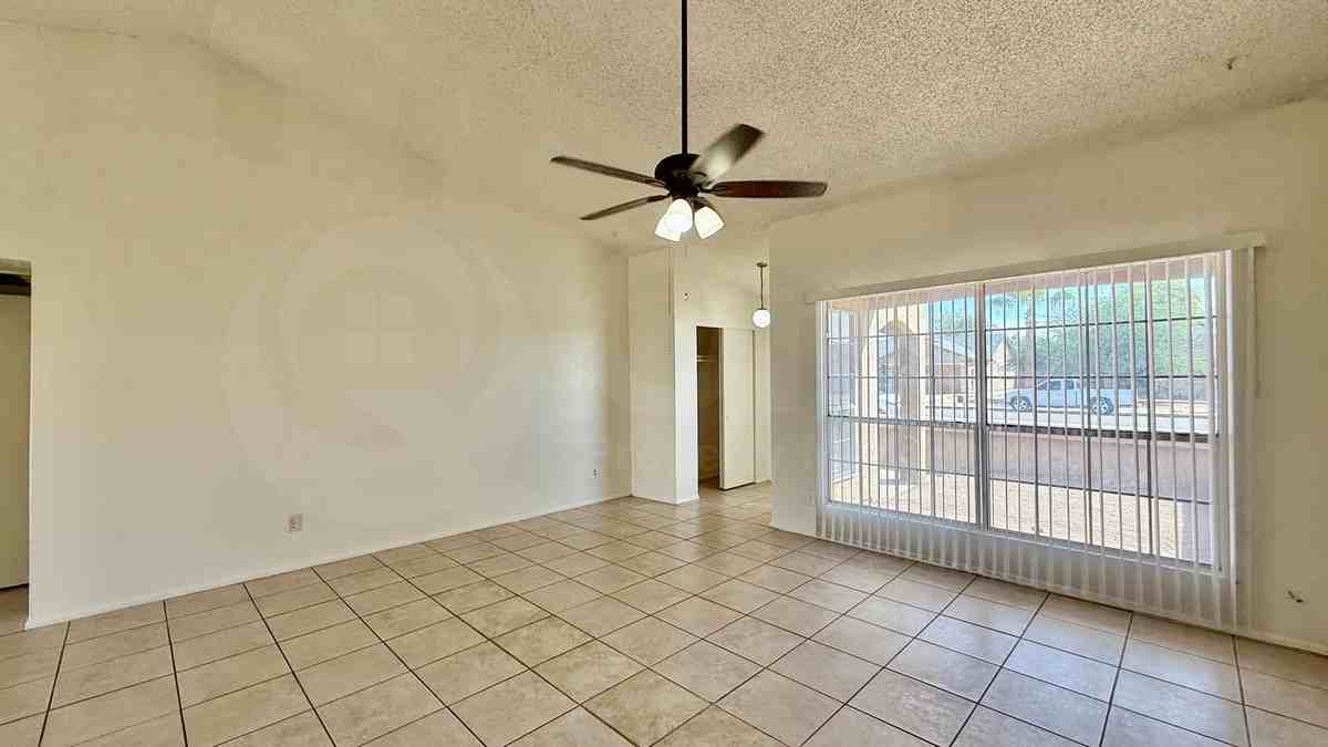 4538 N 87th Ave - Photo 7 of 16