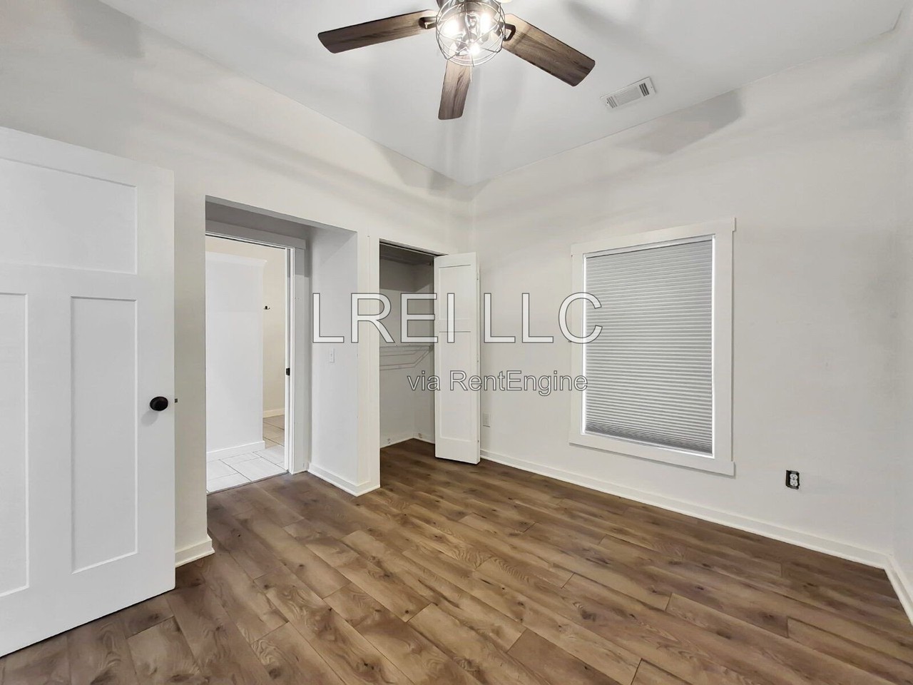 510 Wainwright Ave - Photo 5 of 13