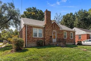 featured image of 44 Lee Ave