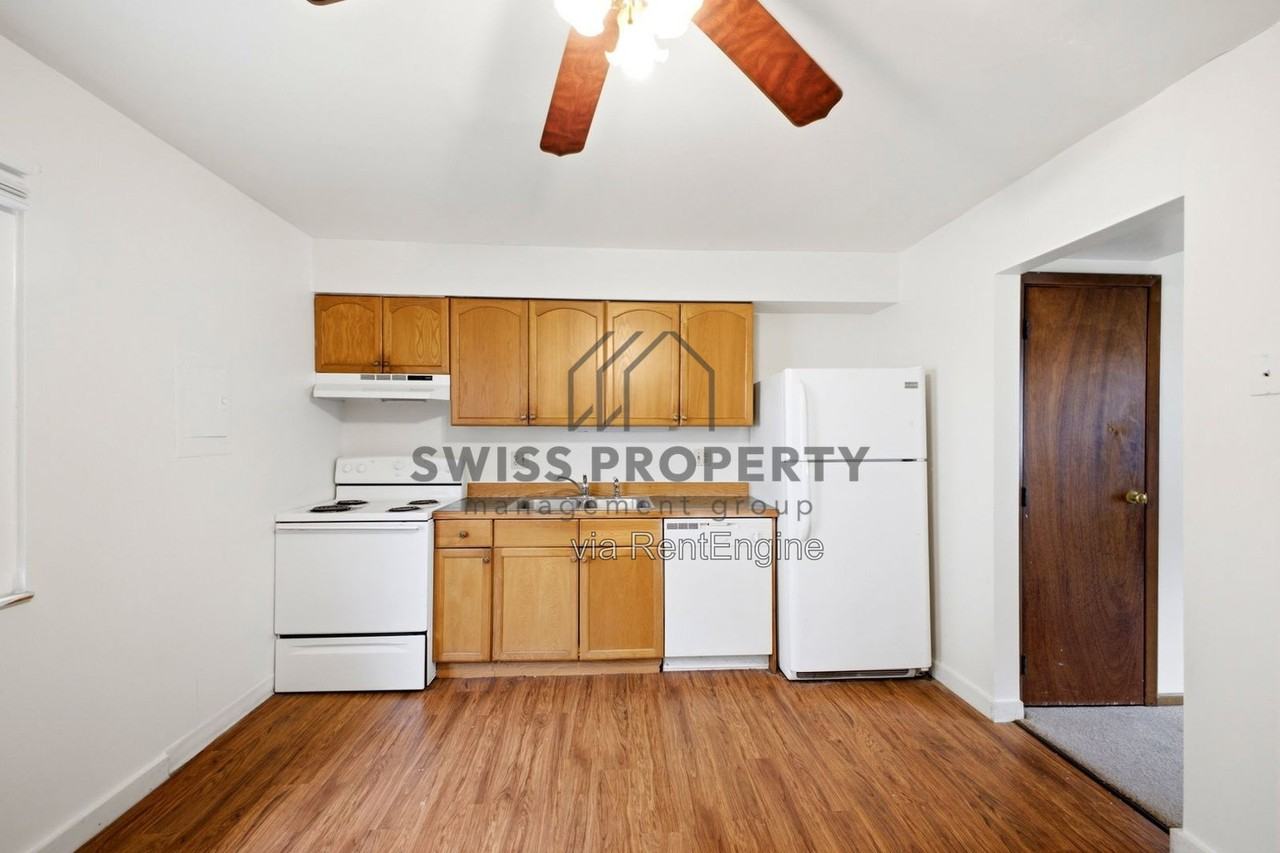 1573 Briarwood Ave - Photo 4 of 13