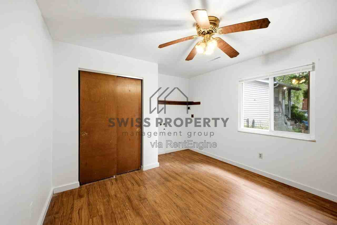 1573 Briarwood Ave - Photo 6 of 13