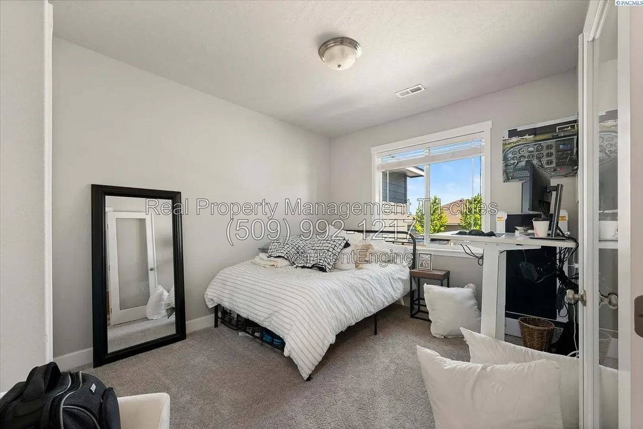 6923 W 33rd Pl - Photo 5 of 27