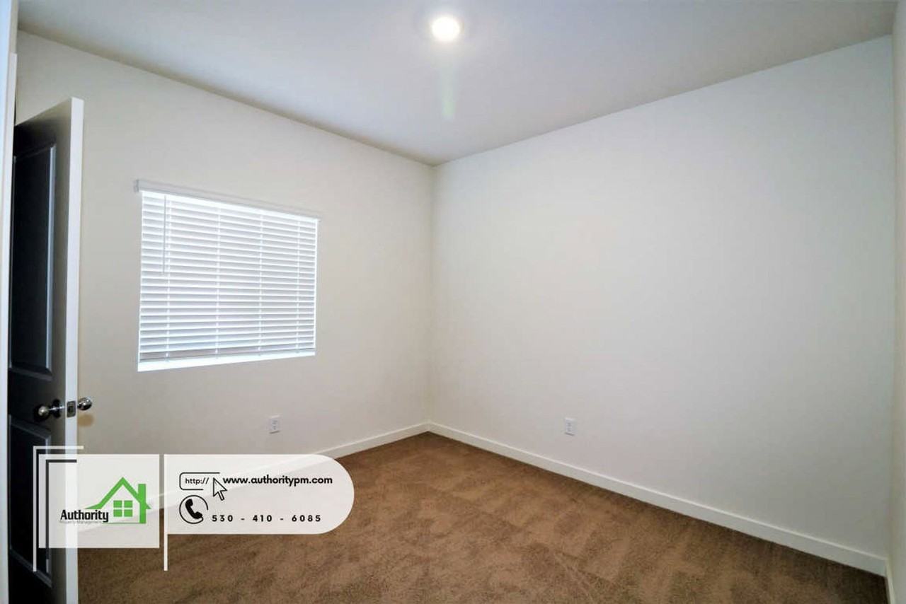 3643 Ginny Ct - Photo 5 of 19