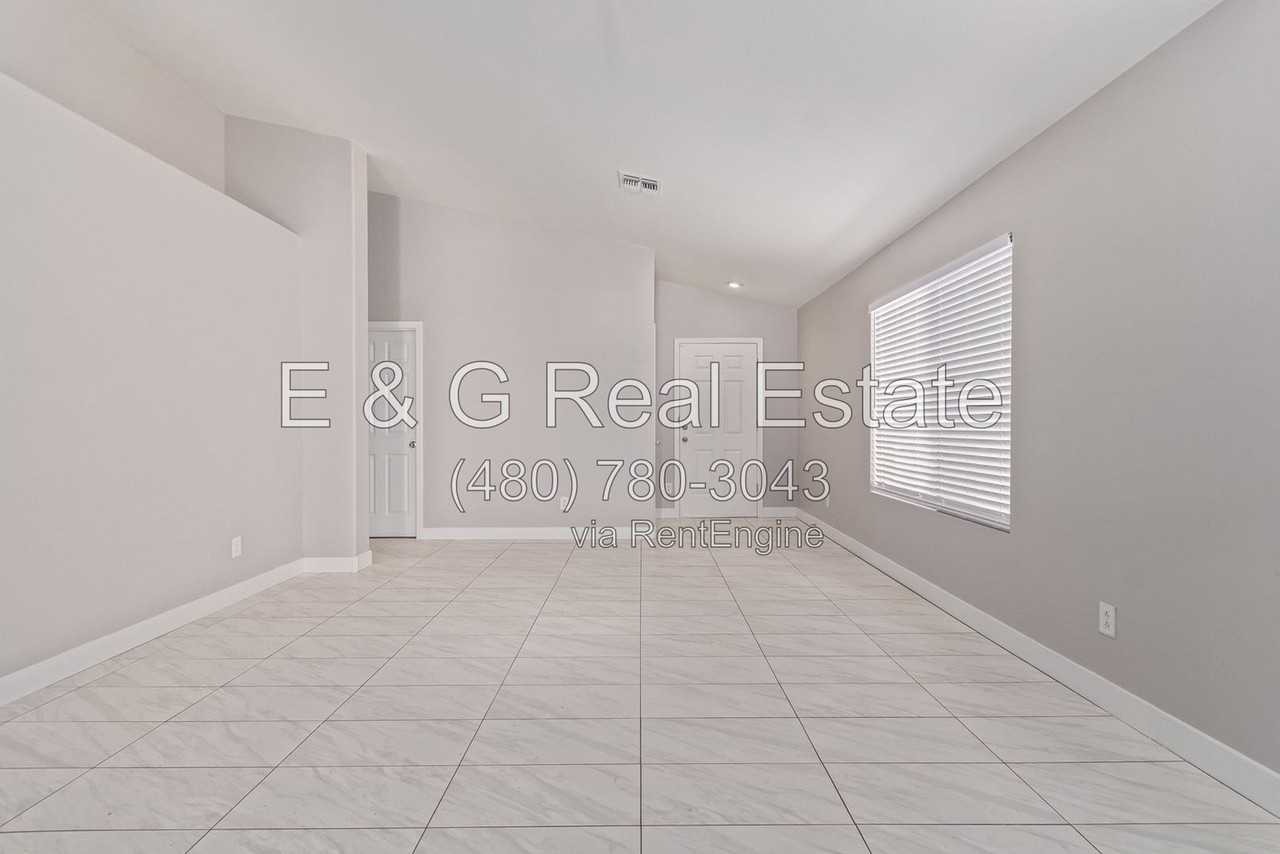 11386 W Lincoln St - Photo 5 of 35