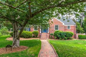featured image of 1216 Duplin Rd